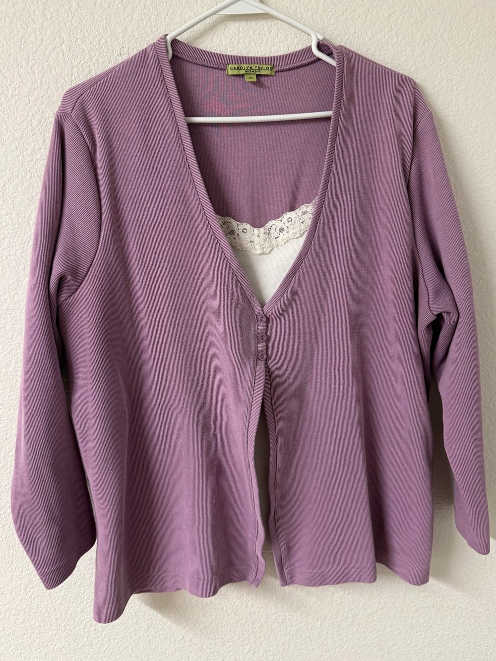 Carolyn Taylor Woman Ribbed Crewneck Top - Lilac